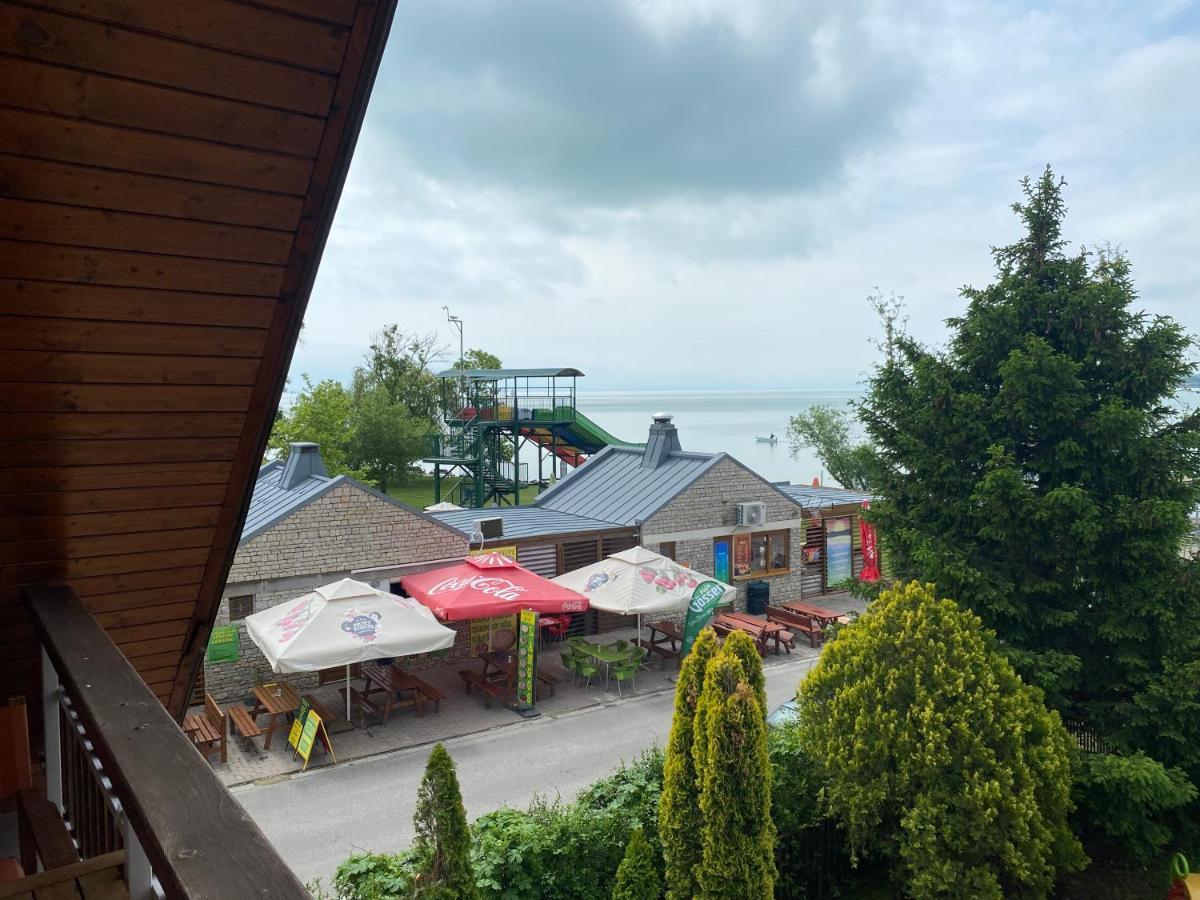 Sunset Beach Apartman Balatonfůzfő Екстериор снимка
