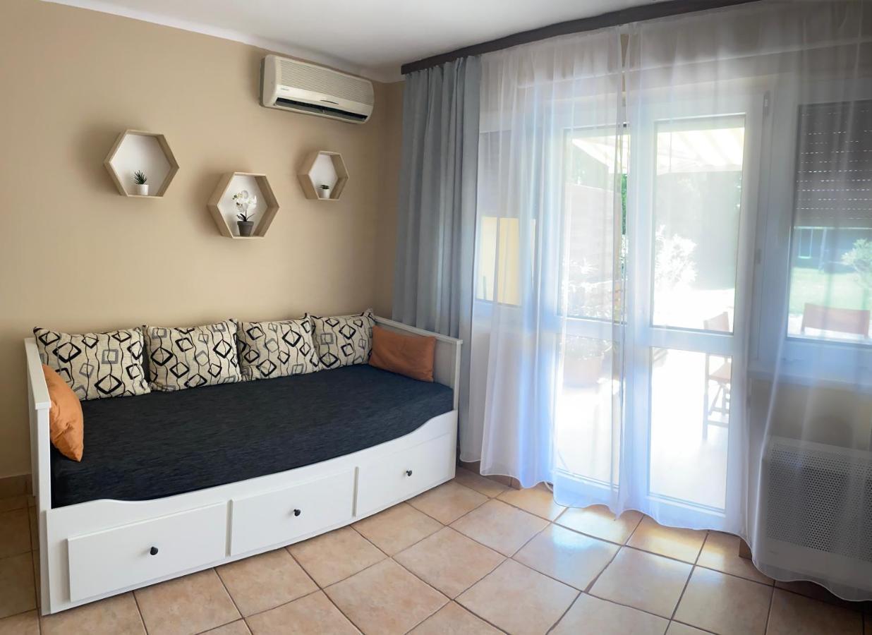 Sunset Beach Apartman Balatonfůzfő Екстериор снимка